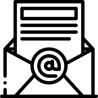 Siyah beyaz yorum simgesi, şeffaf arkaplan ile PNG biçiminde sunulmuştur. Basit ve minimalist tasarım, UI / UX, web uygulamaları, geri bildirim bölümleri veya iletişim görselleri için mükemmel. Çok yönlü dijital kullanım için temiz satırlar