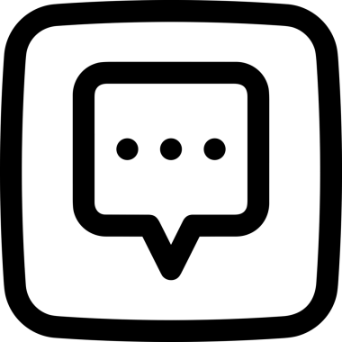 Siyah beyaz yorum simgesi, şeffaf arkaplan ile PNG biçiminde sunulmuştur. Basit ve minimalist tasarım, UI / UX, web uygulamaları, geri bildirim bölümleri veya iletişim görselleri için mükemmel. Çok yönlü dijital kullanım için temiz satırlar