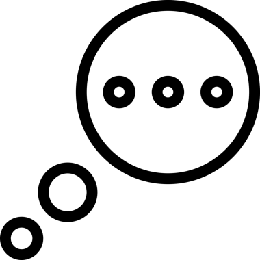 Siyah beyaz yorum simgesi, şeffaf arkaplan ile PNG biçiminde sunulmuştur. Basit ve minimalist tasarım, UI / UX, web uygulamaları, geri bildirim bölümleri veya iletişim görselleri için mükemmel. Çok yönlü dijital kullanım için temiz satırlar