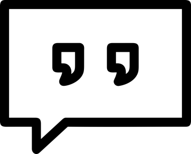 Siyah beyaz yorum simgesi, şeffaf arkaplan ile PNG biçiminde sunulmuştur. Basit ve minimalist tasarım, UI / UX, web uygulamaları, geri bildirim bölümleri veya iletişim görselleri için mükemmel. Çok yönlü dijital kullanım için temiz satırlar