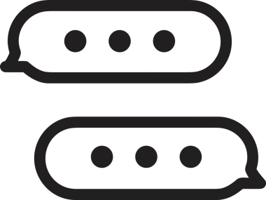 Siyah beyaz yorum simgesi, şeffaf arkaplan ile PNG biçiminde sunulmuştur. Basit ve minimalist tasarım, UI / UX, web uygulamaları, geri bildirim bölümleri veya iletişim görselleri için mükemmel. Çok yönlü dijital kullanım için temiz satırlar