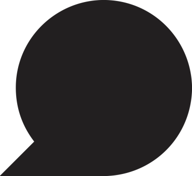 Siyah beyaz yorum simgesi, şeffaf arkaplan ile PNG biçiminde sunulmuştur. Basit ve minimalist tasarım, UI / UX, web uygulamaları, geri bildirim bölümleri veya iletişim görselleri için mükemmel. Çok yönlü dijital kullanım için temiz satırlar