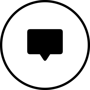 Siyah beyaz yorum simgesi, şeffaf arkaplan ile PNG biçiminde sunulmuştur. Basit ve minimalist tasarım, UI / UX, web uygulamaları, geri bildirim bölümleri veya iletişim görselleri için mükemmel. Çok yönlü dijital kullanım için temiz satırlar