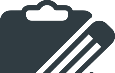 Siyah beyaz yorum simgesi, şeffaf arkaplan ile PNG biçiminde sunulmuştur. Basit ve minimalist tasarım, UI / UX, web uygulamaları, geri bildirim bölümleri veya iletişim görselleri için mükemmel. Çok yönlü dijital kullanım için temiz satırlar