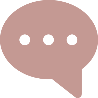 Siyah beyaz yorum simgesi, şeffaf arkaplan ile PNG biçiminde sunulmuştur. Basit ve minimalist tasarım, UI / UX, web uygulamaları, geri bildirim bölümleri veya iletişim görselleri için mükemmel. Çok yönlü dijital kullanım için temiz satırlar