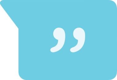 Siyah beyaz yorum simgesi, şeffaf arkaplan ile PNG biçiminde sunulmuştur. Basit ve minimalist tasarım, UI / UX, web uygulamaları, geri bildirim bölümleri veya iletişim görselleri için mükemmel. Çok yönlü dijital kullanım için temiz satırlar