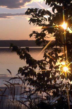 Auburn Gölü üzerinde Çifte Günbatımı, Auburn Maine.   