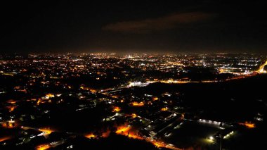 Şehrin gece manzarası