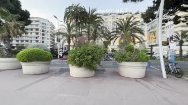 Cannes, Fransa - 24 Mayıs 2023: Cannes Film Festivali sırasında Martinez Oteli önü