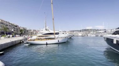 Cannes, Fransa - 24 Mayıs 2023: Cannes Film Festivali sırasında limana demir attı