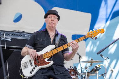 PORTLAND, OR - 5 Temmuz 2025: Mama 'ya gelin Etta James' i kutlayan Portland müzisyenlerini bir araya getirdi. Etta James Haraç, Etta Jamess 'in Waterfront Blues Festivali' nden geçmesinden sonra toplandı..