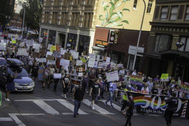 PORTLAND, OR  SEPTEMBER 28, 2025 Demonstrators gathered at the Battleship Oregon Memorial for a peaceful rally and march through downtown Portland opposing the deployment of federal forces.  The protests are sponsored by SEIU Local 503, the ACLU of
