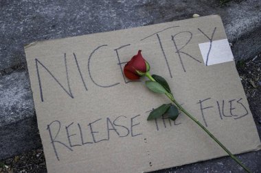 PORTLAND, OR  SEPTEMBER 28, 2025 Demonstrators rallied outside the U.S. Immigration and Customs Enforcement detention facility in Southwest Portland after marching from downtown, protesting the planned deployment of federal forces to the city.