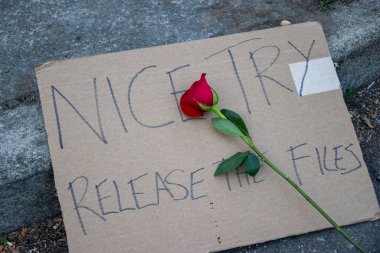 PORTLAND, OR  SEPTEMBER 28, 2025 Demonstrators rallied outside the U.S. Immigration and Customs Enforcement detention facility in Southwest Portland after marching from downtown, protesting the planned deployment of federal forces to the city.
