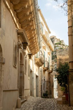 Scicli, Ragusa, İtalya 'daki Beneventano Sarayı' nın Barok Stule cephesi