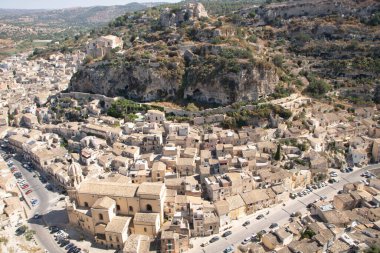 Scicli 'nin hava manzarası, Complesso della Santa Croce, Ragusa Eyaleti, Sicilya, İtalya