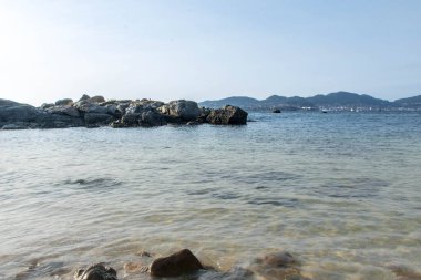 Samil sahilinin manzarası ve Galiçya 'daki Rias Baixas kıyı şeridi, Vigo, İspanya