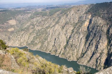 Galiçya, İspanya 'da Ribeira Sacra ve Sil Kanyonu manzarası