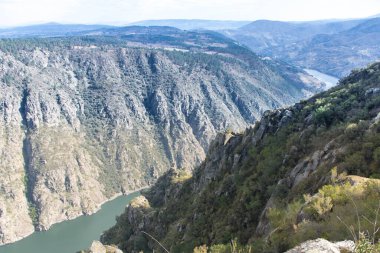 Galiçya, İspanya 'da Ribeira Sacra ve Sil Kanyonu manzarası