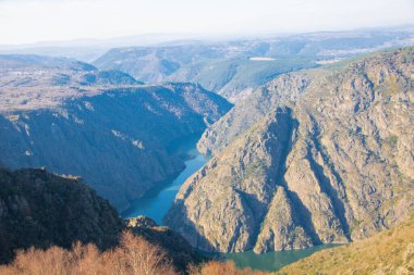 Galiçya, İspanya 'da Ribeira Sacra ve Sil Kanyonu manzarası