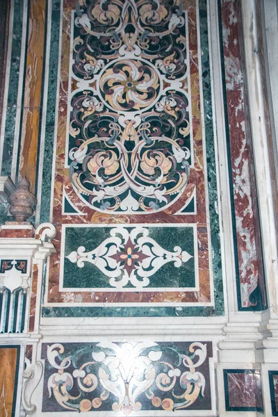 Инкрустированное Мраморное Убранство Церкви Санта Террадельи Скальци Историческом Центре Италии — стоковое фото