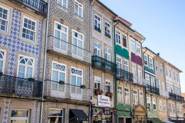Portekiz Braga 2023 Geleneksel Renkli Fayanslı Sarayların Cepheleri — Stok fotoğraf