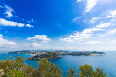 Vivara doğal rezervi Napoli, İtalya 'nın sözde kral masasından Procida adasının manzarası