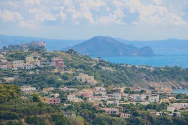 Vivara doğal rezervi Napoli, İtalya 'nın sözde kral masasından Procida adasının manzarası