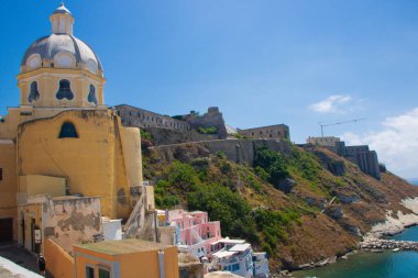 Marina Corricella 'nın Procida, Napoli, İtalya' daki manzarası