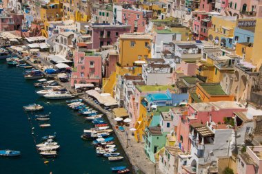 Marina Corricella 'nın Procida, Napoli, İtalya' daki manzarası