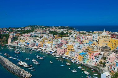 Marina Corricella 'nın Procida, Napoli, İtalya' daki manzarası
