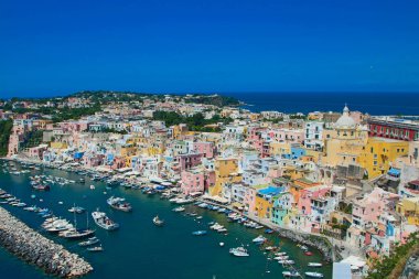 Marina Corricella 'nın Procida, Napoli, İtalya' daki manzarası
