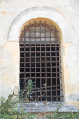 Procida, İtalya 'da, 08, 01: 23' te, D 'Avalos sarayındaki terk edilmiş eski hapishane.