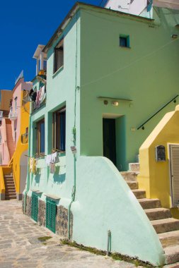 Procida, İtalya 'da 01.08.23' te Marina Corricella 'nın küçük limanı