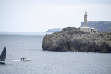 Mouro Adası (İspanyolca: Isla de Mouro), İspanya 'nın Santander kentindeki Magdalena Yarımadası' nın açıklarında bulunan Biscay Körfezi 'nde küçük ıssız bir ada.