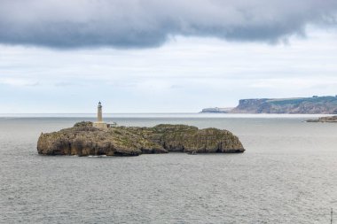 Mouro Adası (İspanyolca: Isla de Mouro), İspanya 'nın Santander kentindeki Magdalena Yarımadası' nın açıklarında bulunan Biscay Körfezi 'nde küçük ıssız bir ada.