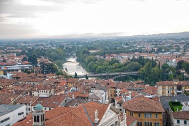 Bassano del Grappa 'nın hava görüntüsü, İtalya