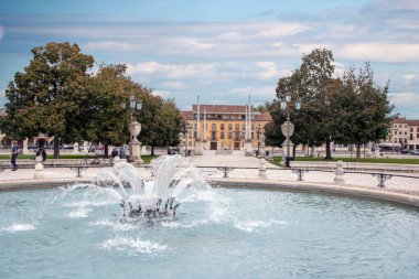Padua - İtalya - Ekim 2018 Prato della Valle Meydanı
