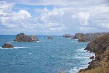 İspanya, Cantabria 'da Costa Quebrada manzarası