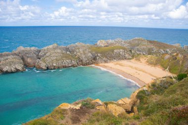 İspanya, Cantabria 'da Costa Quebrada manzarası