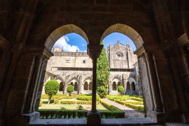 Galiçya 'daki Tui' de Santa Maria Katedrali.