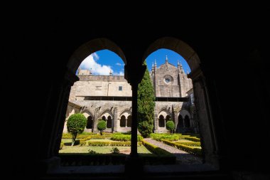 Galiçya 'daki Tui' de Santa Maria Katedrali.