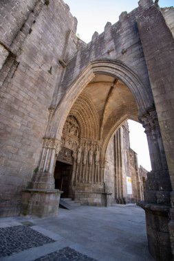 Galiçya 'daki Tui' de Santa Maria Katedrali.
