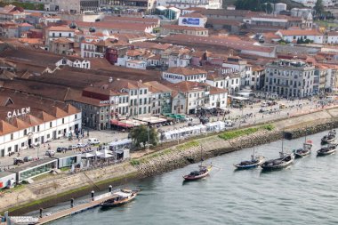 Portekiz Dom Luis Köprüsü 'nden Porto' nun eski şehir manzarası