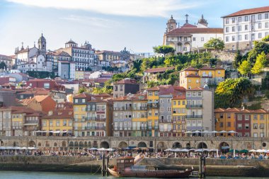 Ribeira bölgesi, Porto 'nun tarihi merkezinde, Douro nehir kıyısında.