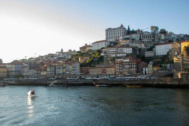 Ribeira bölgesi, Porto 'nun tarihi merkezinde, Douro nehir kıyısında.