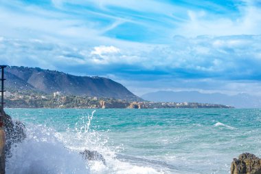Cefalu, Palermo, Sicilya, İtalya 'da sahil ve deniz manzarası