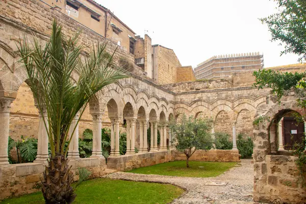 San Giovanni Degli Eremiti Nin Arap Norman Kilisesi Palermo Sicilya Telifsiz Stok Fotoğraflar