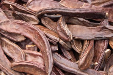 Ballaro, Palermo, Sicilya, İtalya gıda pazarında karabataklar