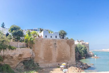 Rabat, Fas 'taki Atlantik Okyanusu' na bakan Oudaias ve Udayas Kasbah manzarası.